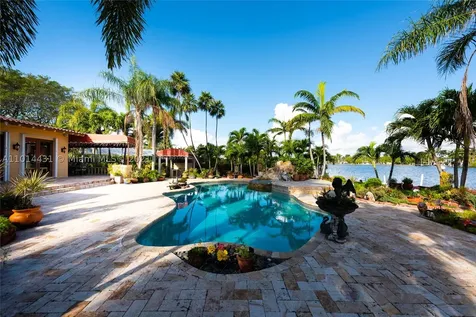 1100 S Northlake Drive Hollywood FL 33019