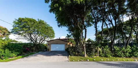 1100 S Northlake Drive Hollywood FL 33019