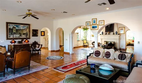 1100 S Northlake Drive Hollywood FL 33019