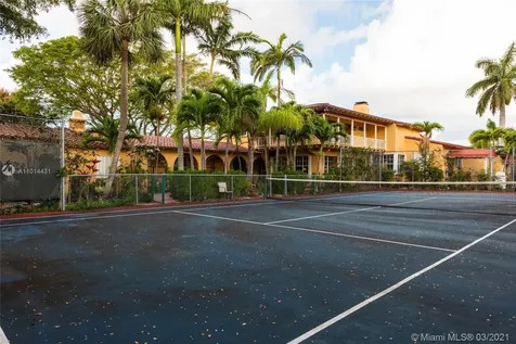 1100 S Northlake Drive Hollywood FL 33019