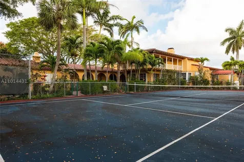 1100 S Northlake Drive Hollywood FL 33019