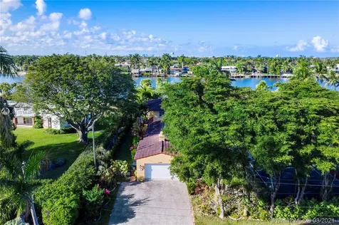 1100 S Northlake Drive Hollywood FL 33019