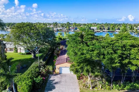 1100 S Northlake Drive Hollywood FL 33019