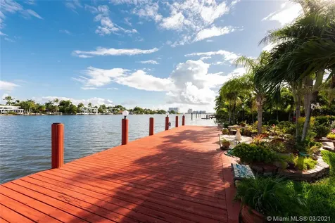 1100 S Northlake Drive Hollywood FL 33019