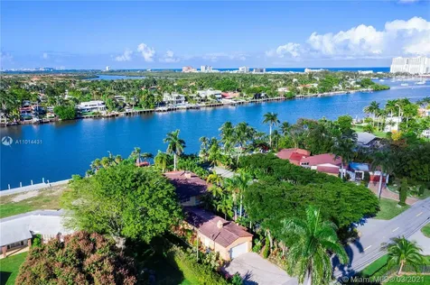 1100 S Northlake Drive Hollywood FL 33019