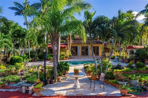 1100 S Northlake Drive Hollywood FL 33019