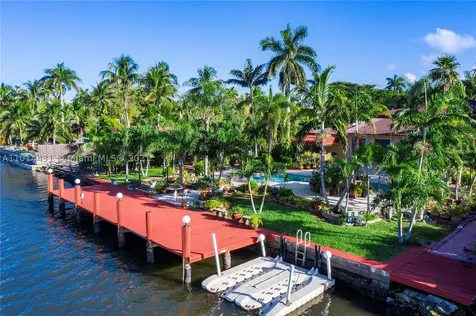 1100 S Northlake Drive Hollywood FL 33019