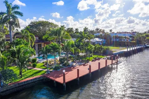 1100 S Northlake Drive Hollywood FL 33019
