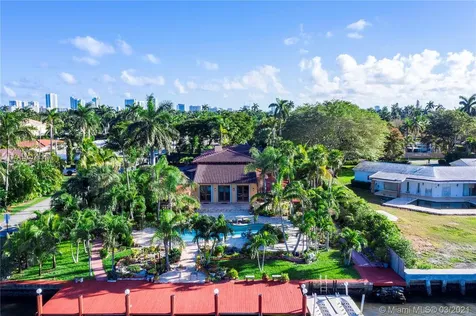1100 S Northlake Drive Hollywood FL 33019
