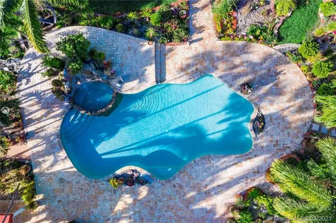 1100 S Northlake Drive Hollywood FL 33019