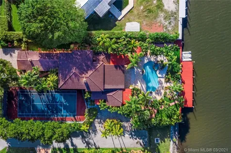 1100 S Northlake Drive Hollywood FL 33019