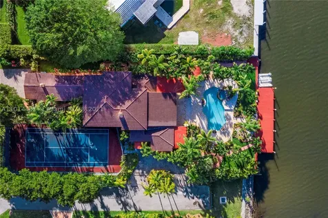 1100 S Northlake Drive Hollywood FL 33019