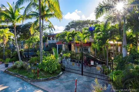 1100 S Northlake Drive Hollywood FL 33019