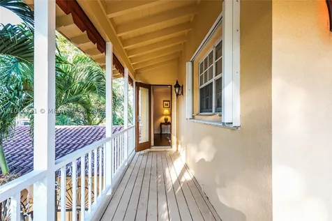 1100 S Northlake Drive Hollywood FL 33019