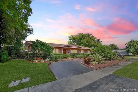 7101 NW 11th Street Plantation FL 33313