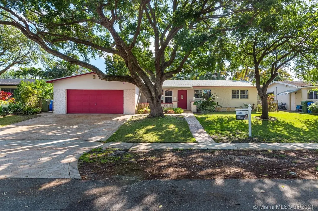 2241 NW 87th Terrace Pembroke Pines FL 33024