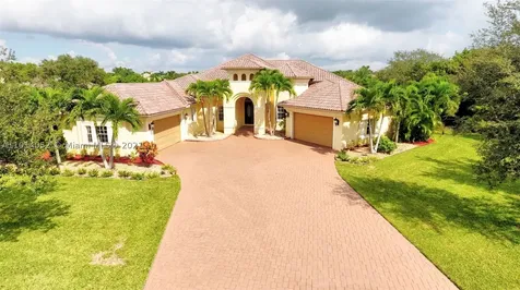 12725 S Winners Circle Davie FL 33330