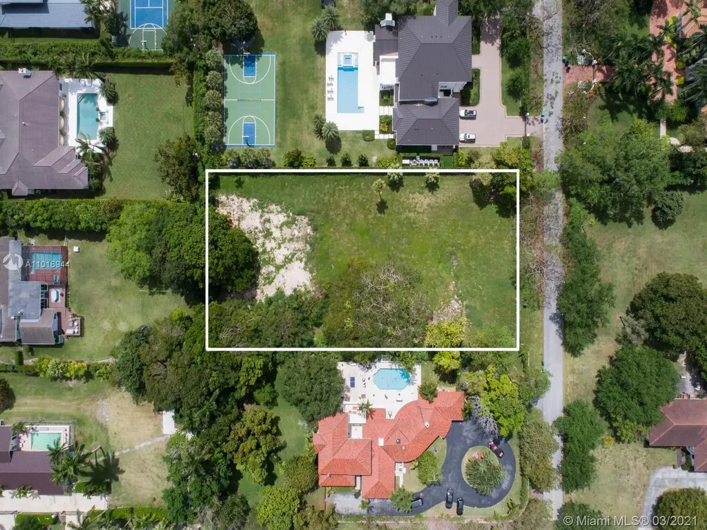 8855 SW 62nd Court Pinecrest FL 33156