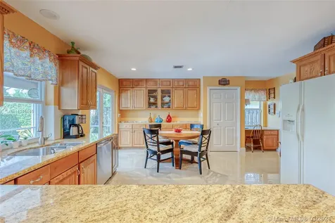 1091 NW 77th Avenue Plantation FL 33322