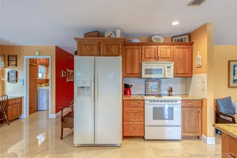 1091 NW 77th Avenue Plantation FL 33322