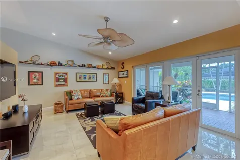 1091 NW 77th Avenue Plantation FL 33322