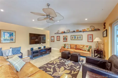1091 NW 77th Avenue Plantation FL 33322