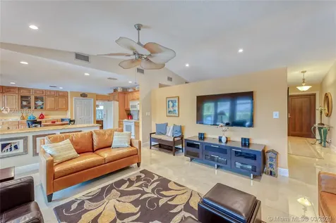 1091 NW 77th Avenue Plantation FL 33322