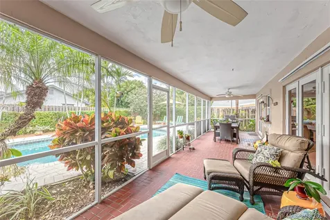 1091 NW 77th Avenue Plantation FL 33322