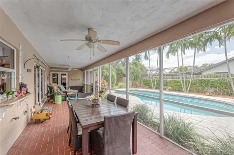 1091 NW 77th Avenue Plantation FL 33322