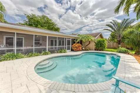 1091 NW 77th Avenue Plantation FL 33322