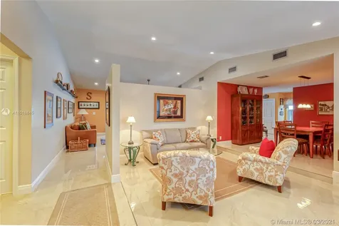 1091 NW 77th Avenue Plantation FL 33322