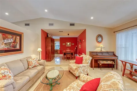 1091 NW 77th Avenue Plantation FL 33322