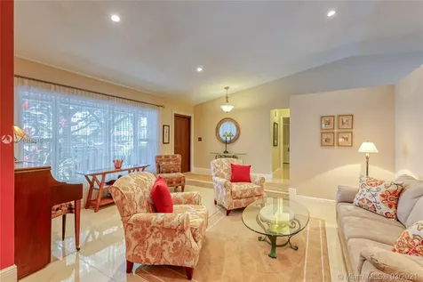 1091 NW 77th Avenue Plantation FL 33322