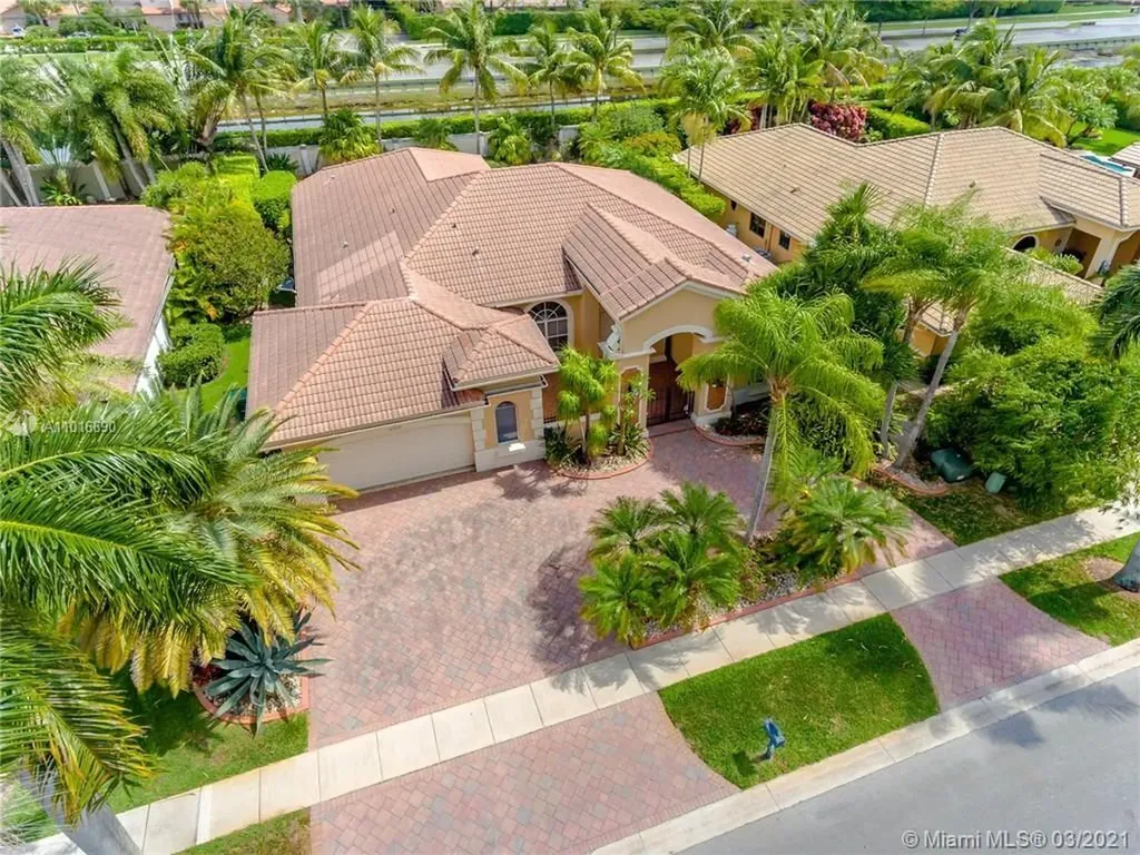 10997 Golden Eagle Court Plantation FL 33324
