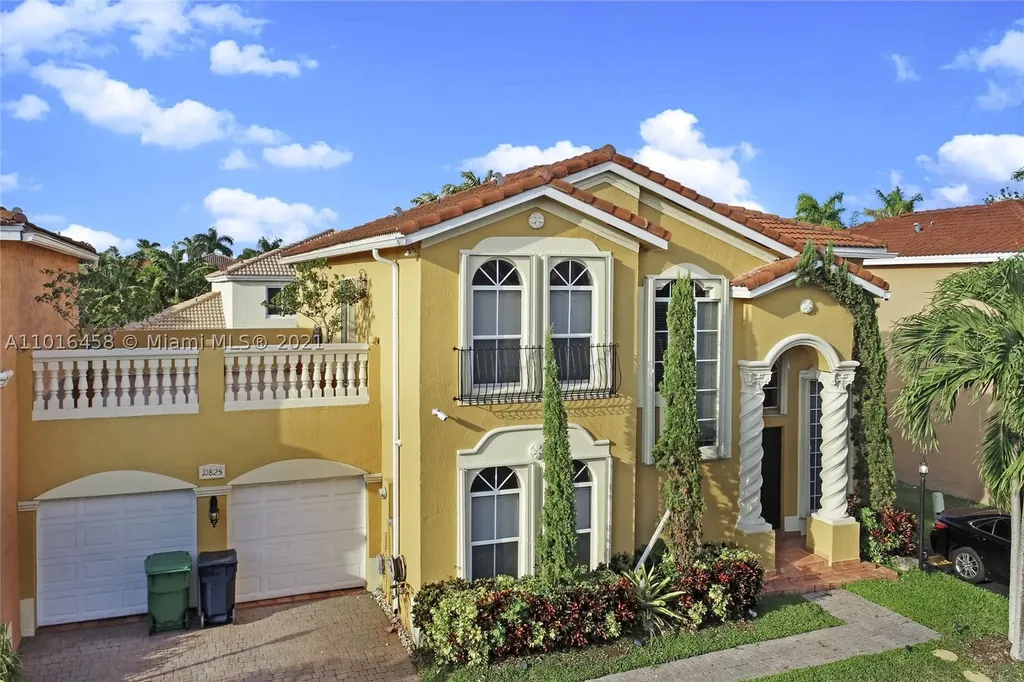 10825 NW 51st Trail Doral FL 33178