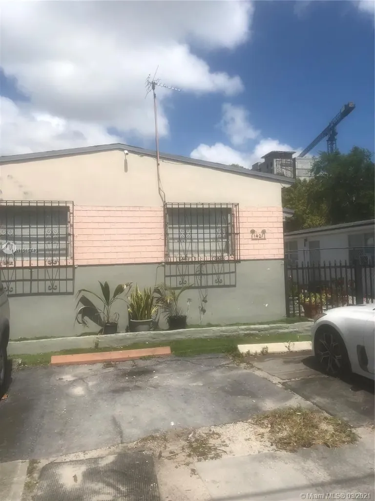 1421 NW 34th Street Miami FL 33142