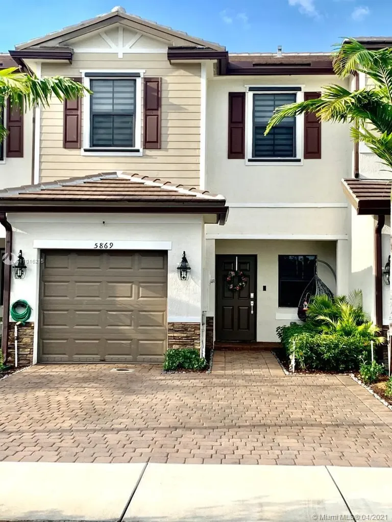 5869 E Paso Fino Place Davie FL 33314