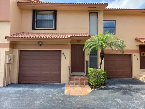 918 SW 113th Terrace Pembroke Pines FL 33025