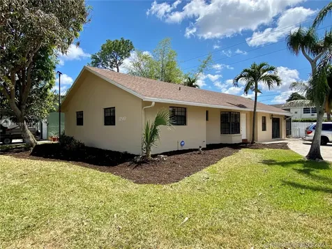 3240 SW 4th Street Deerfield Beach FL 33442