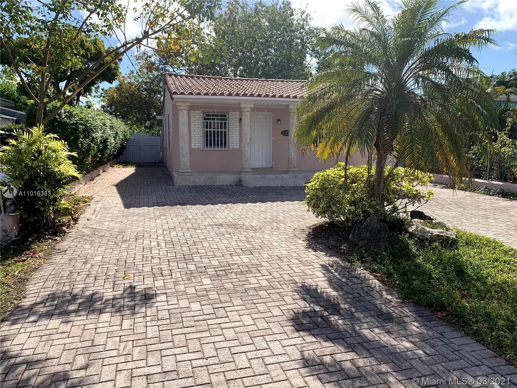2211 SW 61st Avenue Miami FL 33155