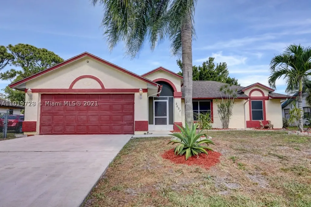 2037 SW Trenton Lane Port St. Lucie FL 34984