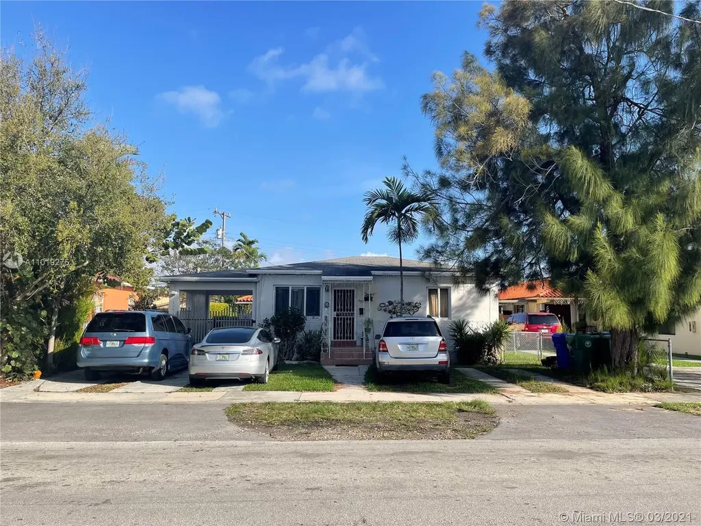 3551 SW 25th Street Miami FL 33133
