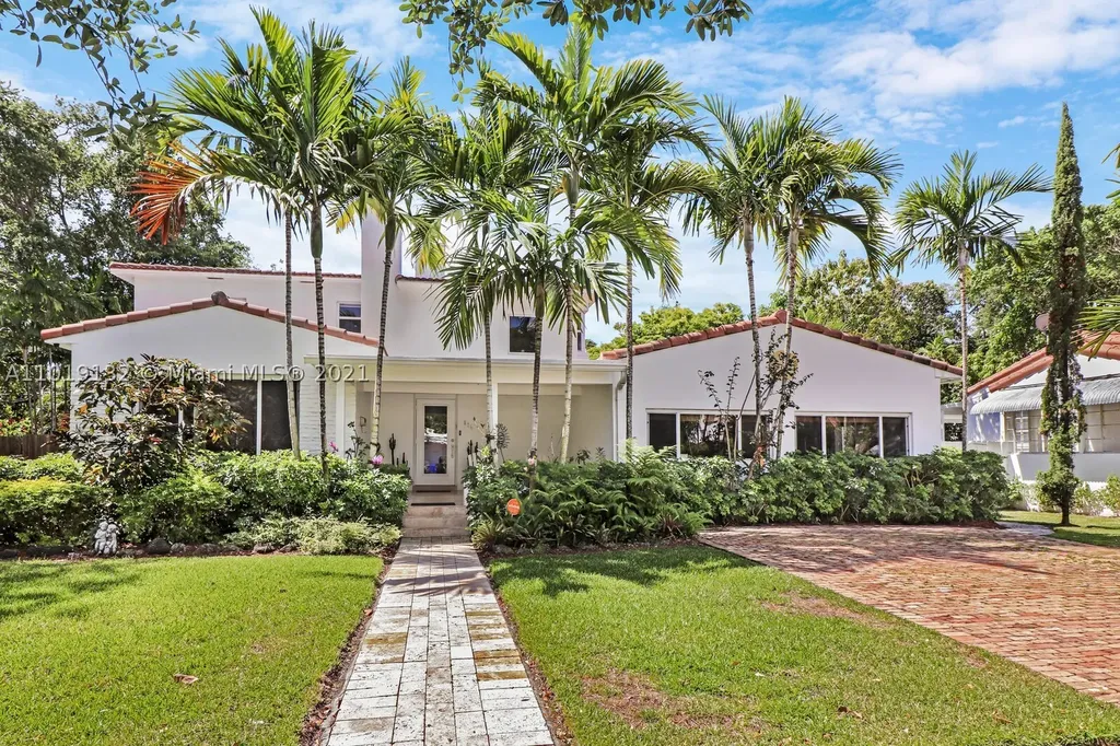 674 NE 72nd Terrace Miami FL 33138