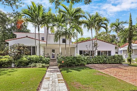 674 NE 72nd Terrace Miami FL 33138