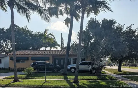 2230 N 55th Avenue Hollywood FL 33021