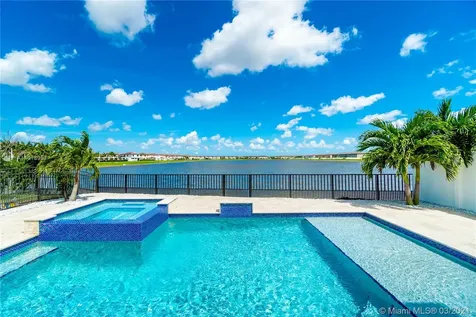 10109 W 35th Lane Hialeah FL 33018
