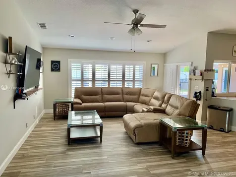 300 NW 108th Avenue Plantation FL 33324