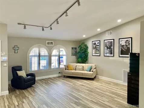 300 NW 108th Avenue Plantation FL 33324