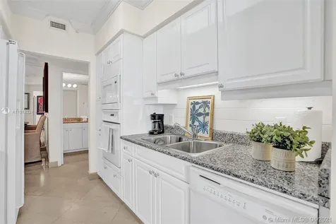 4779 Collins Avenue Miami Beach FL 33140