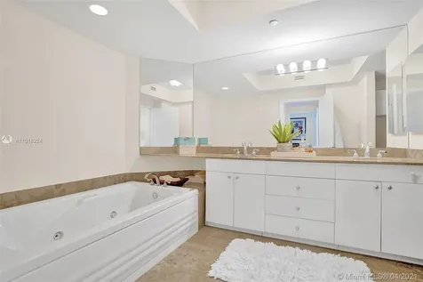 4779 Collins Avenue Miami Beach FL 33140